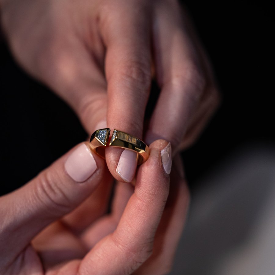 Yellow gold ring set with diamonds